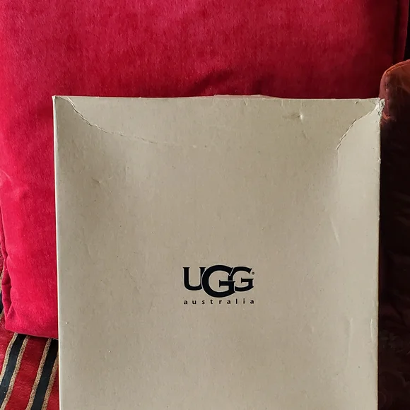 UGG Black Leather BOOTS Mens Size 11 NEW IN BOX - Picture 7 of 9